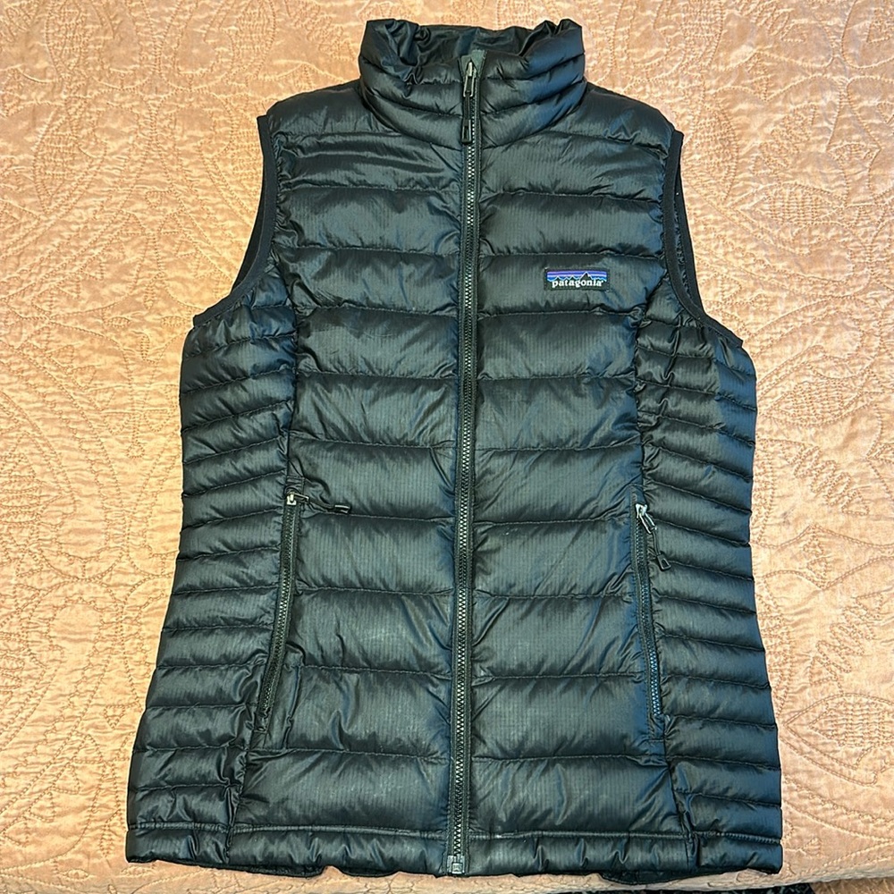 Patagonia Women's Down Sweater Vest in black